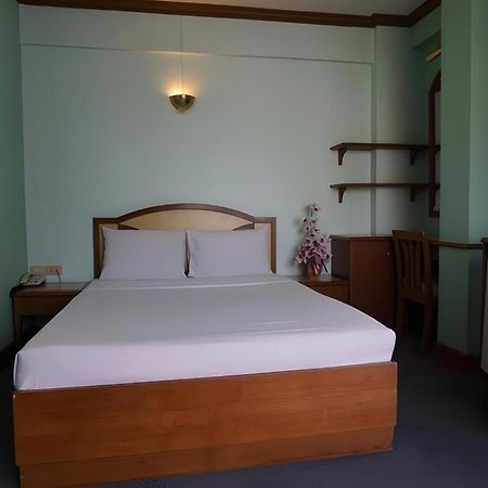 Tanaphat Hatyai Hotel Хат Яй Екстериор снимка