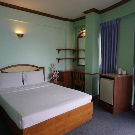 Tanaphat Hatyai Hotel Хат Яй Екстериор снимка