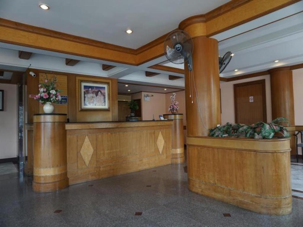 Tanaphat Hatyai Hotel Хат Яй Екстериор снимка