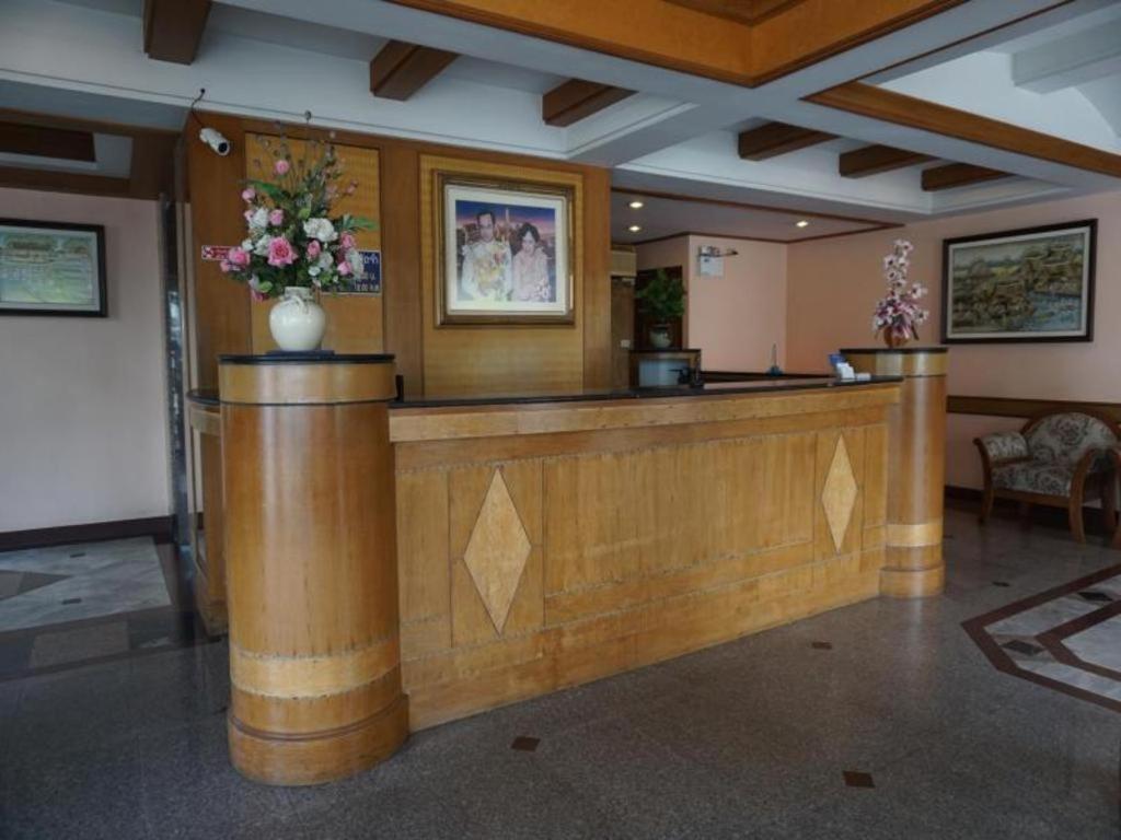 Tanaphat Hatyai Hotel Хат Яй Екстериор снимка