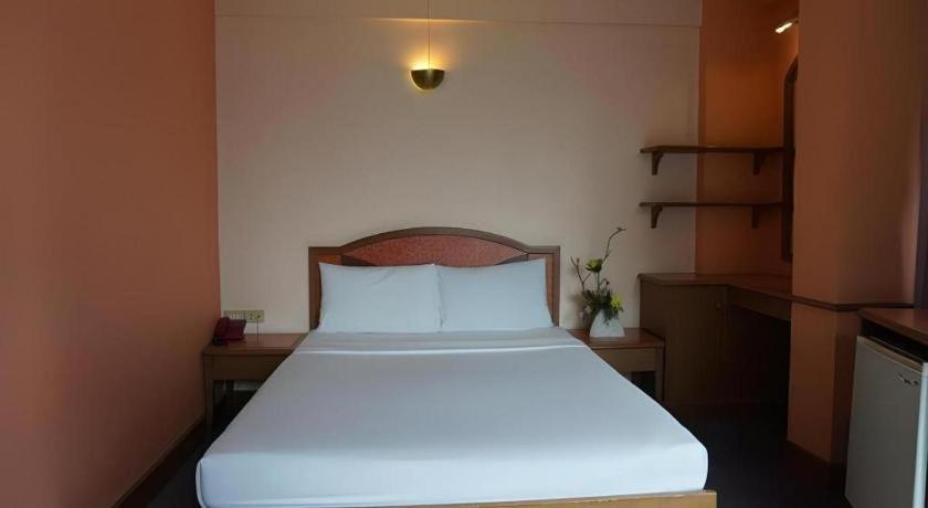 Tanaphat Hatyai Hotel Хат Яй Екстериор снимка